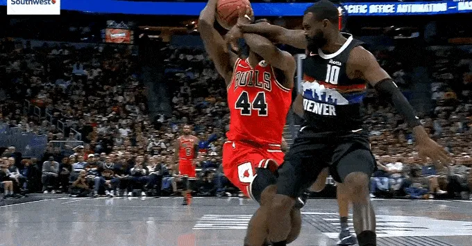 Hardaway commits a Flagrant Foul 1