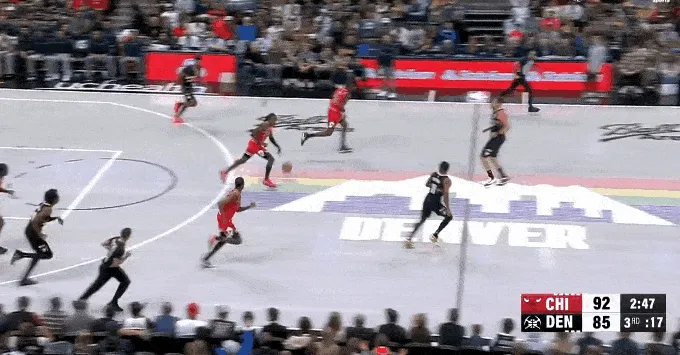 The Bulls are leading the Nuggets by 10 points again.