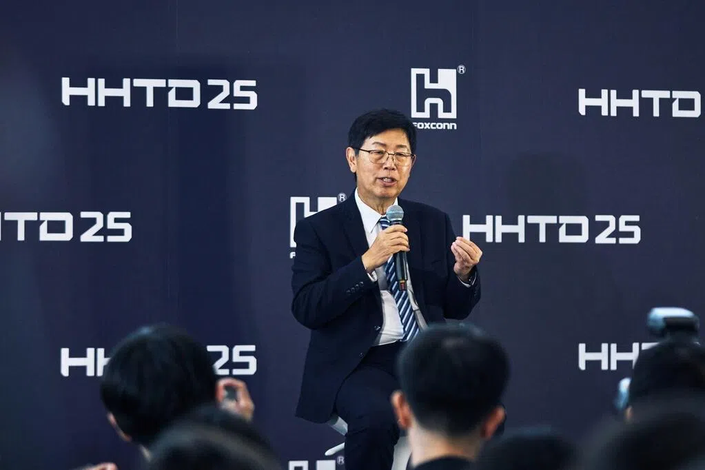 The US is considering approving Nvidia's sale of H200 chips to China.