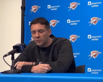 戴格诺特：杰威仍然是日常观察状态，他在康复中做得很棒