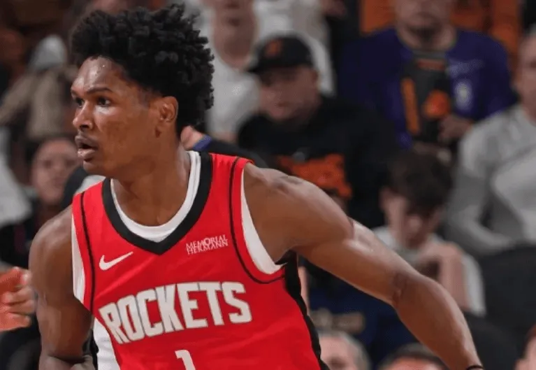 The Rockets set a new season high for offensive rebounds in this game.