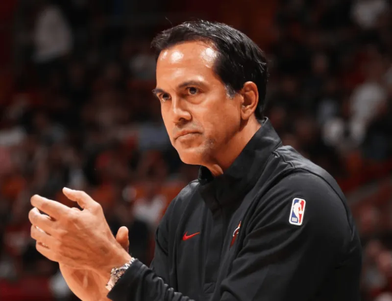 Spoelstra becomes the third head coach in history to achieve 800 wins with a single team.