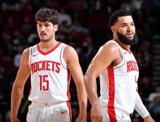 Fire Media compares Shepard's 25-year and VanVleet's 24-year data.