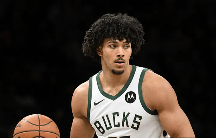 The Bucks went 0-for-10 from the field in the final 7 minutes, failing to score a single point, and suffered a crushing 45-point defeat against the Nets.