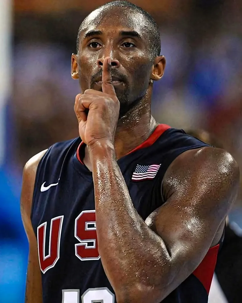 A trip down memory lane to 2008! Media outlets share photos of Kobe Bryant on the Olympic stage with fans.